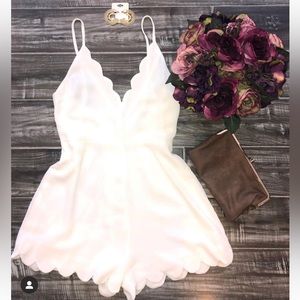 Ark & Co NWT white scallop hem romper spaghetti strap